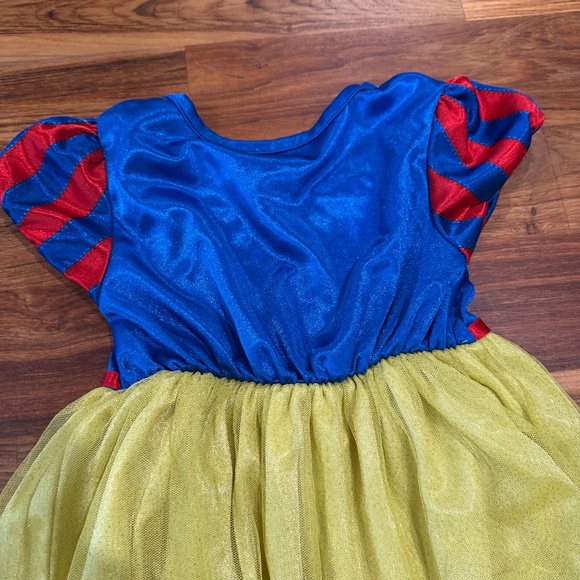 Kids Disney Princess Snow White Dress Up Nightgown Size XS - Picture 6 of 7